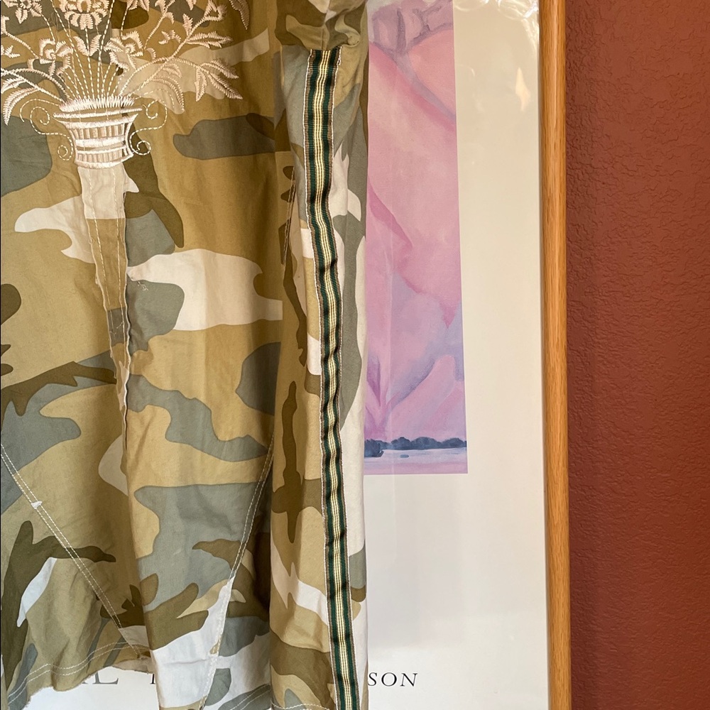 Johnny Was 3J Workshop Embroidered Cotton Camo Ribbon Trim Blouse, Size XL - Picture 7 of 11